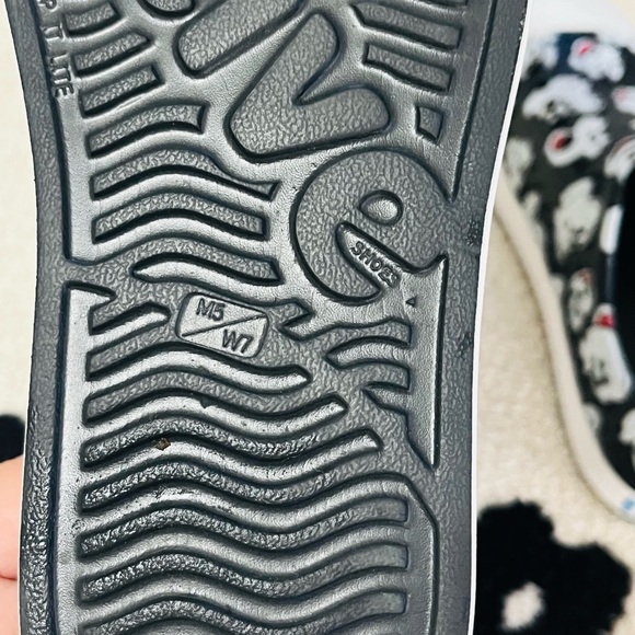 Native Mickey Mouse shoes - Picture 5 of 5